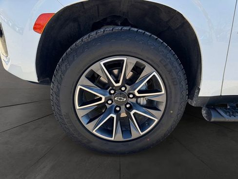 Used 2023 Chevrolet Tahoe Z71 w/ Luxury Package AWD/4WD image 14