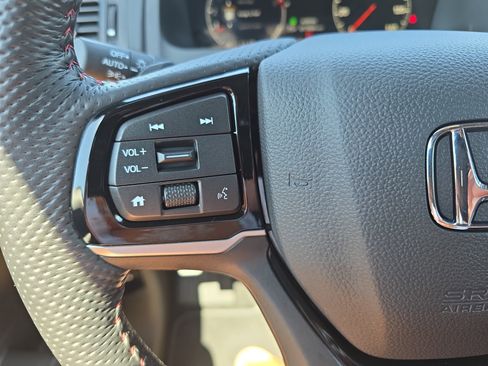 Used 2024 Honda Ridgeline Black Edition image 15