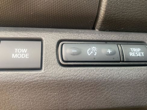 Used 2023 Nissan Frontier SV w/ SV Convenience Package image 9