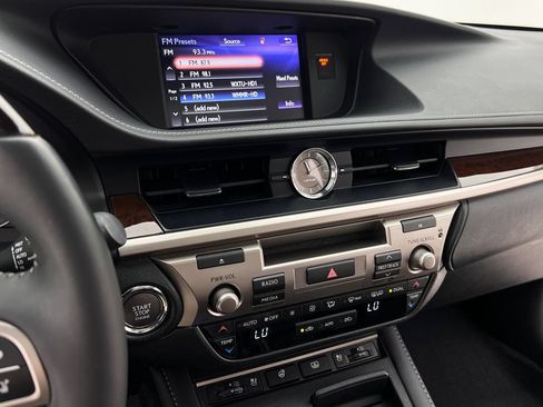 Used 2017 Lexus ES 350 w/ Luxury Package FWD image 20