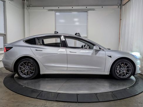 Used 2018 Tesla Model 3 Long Range AWD/4WD image 9