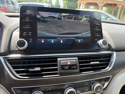 Used 2020 Honda Accord Touring image 27