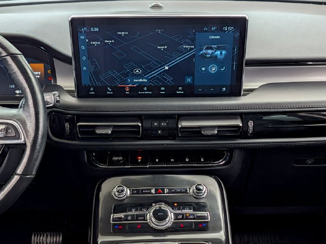 Used 2022 Lincoln Nautilus AWD w/ Premium Package image 32