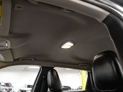 Used 2018 Jeep Cherokee Latitude Plus AWD/4WD image 26