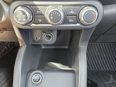 New 2025 Nissan Kicks Play S image 10