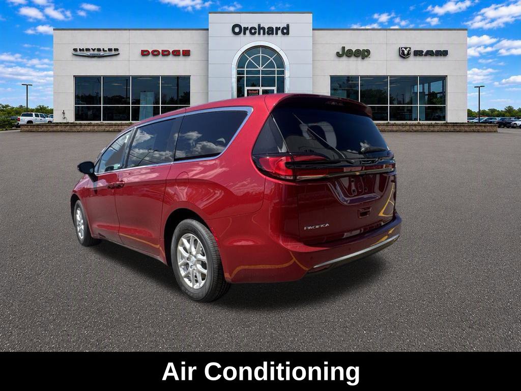 New 2027 Chrysler Pacifica Select FWD image 6