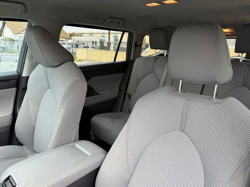 Certified 2022 Toyota Highlander LE image 21