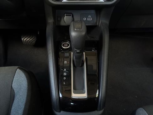 Used 2025 Nissan Versa SV FWD image 21