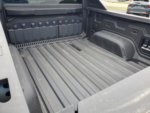 New 2025 Chevrolet Silverado EV RST image 31