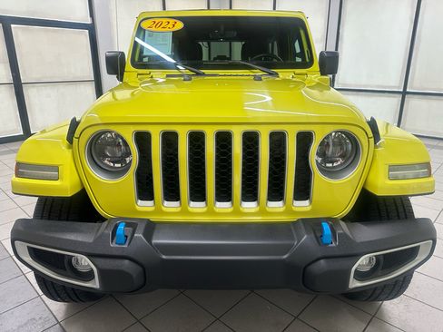 Used 2023 Jeep Wrangler Unlimited Sahara w/ Cold Weather Group AWD/4WD image 12