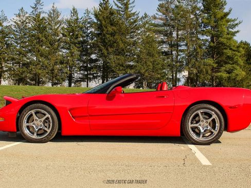 Used 2004 Chevrolet Corvette Convertible w/ Preferred Equipment Group RWD image 3