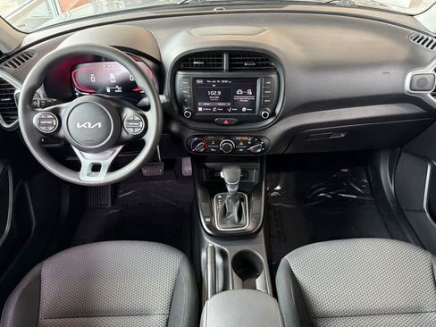 Used 2024 Kia Soul LX w/ Option Group 015 FWD image 3