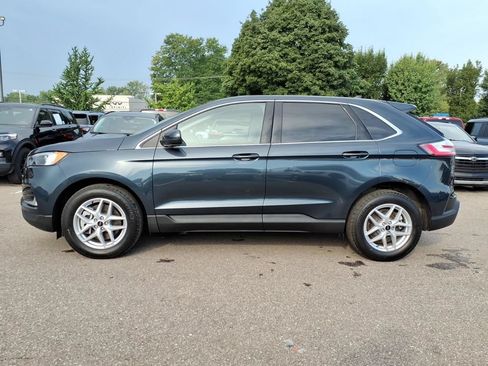Used 2024 Ford Edge SEL w/ Convenience Package AWD/4WD image 2