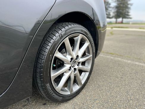 Used 2018 MAZDA MAZDA3 Touring FWD image 21