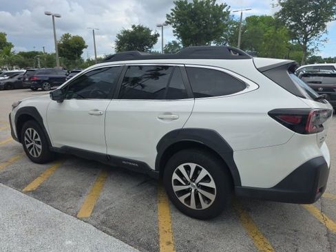 Used 2023 Subaru Outback Premium AWD/4WD image 2