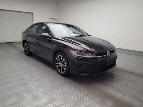 Used 2025 Volkswagen Jetta Sport image 13