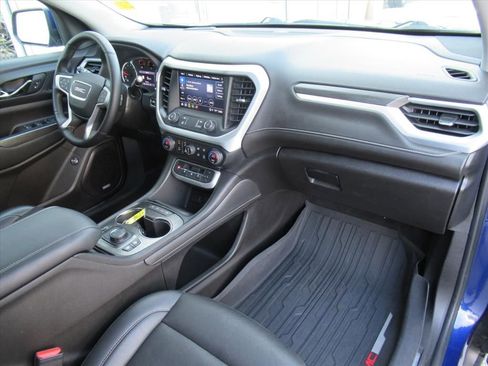 Used 2023 GMC Acadia SLT w/ Preferred Package image 12