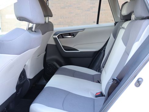 Used 2025 Toyota RAV4 XLE FWD image 14