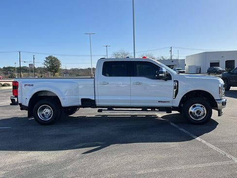 Used 2026 Ford F350 Lariat w/ Chrome Package image 9