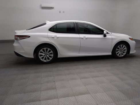 Used 2020 Toyota Camry LE image 10