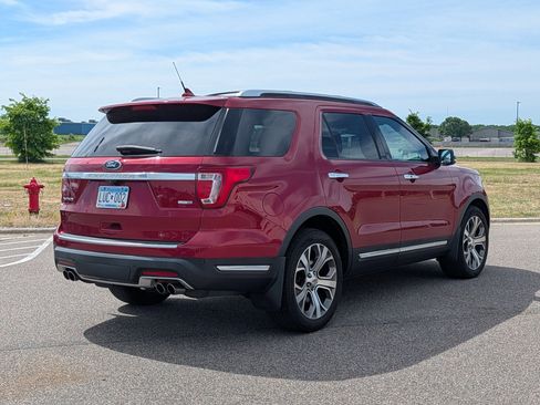 Used 2018 Ford Explorer Platinum AWD/4WD image 4