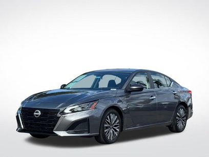 Used 2025 Nissan Altima 2.5 SV