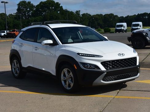 Used 2023 Hyundai Kona SEL FWD image 3