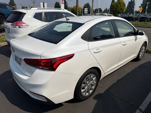 Used 2020 Hyundai Accent SE FWD image 3