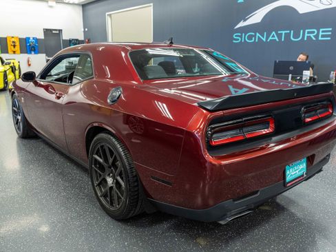 Used 2017 Dodge Challenger R/T Scat Pack w/ Driver Convenience Group RWD image 11