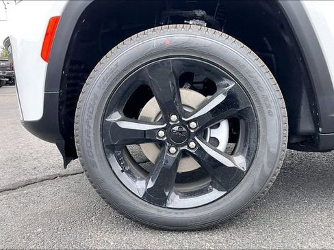 New 2026 Jeep Grand Cherokee Limited AWD/4WD image 12