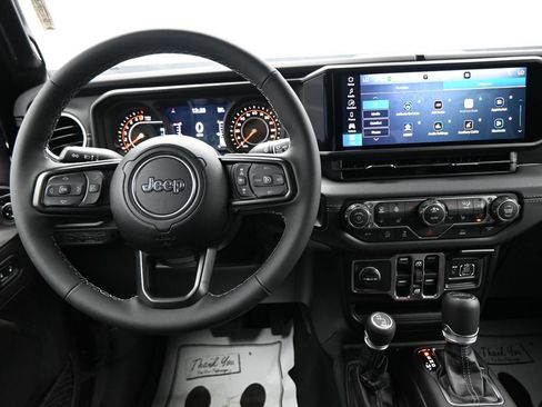 Used 2026 Jeep Gladiator Sport AWD/4WD image 13