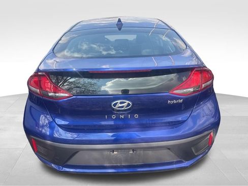 Used 2022 Hyundai Ioniq SE image 5