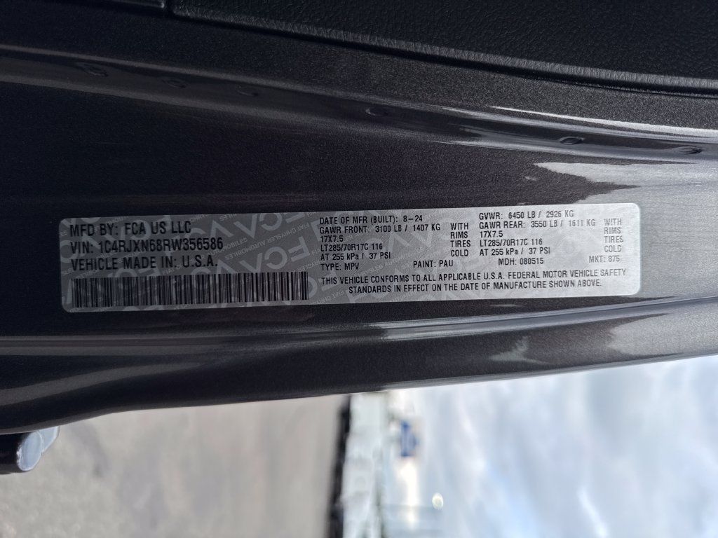 Used 2024 Jeep Wrangler Unlimited AWD/4WD image 30