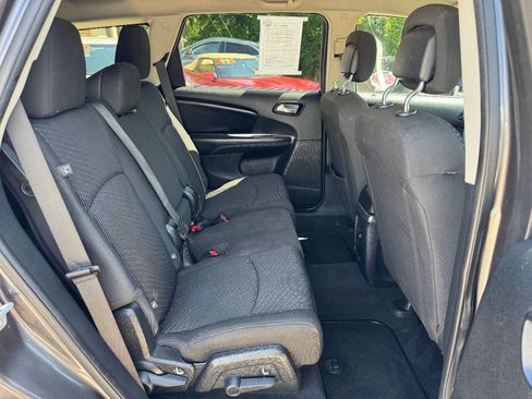 Used 2018 Dodge Journey SE image 11
