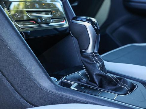 New 2025 Volkswagen Taos SE image 38