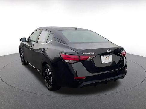 Used 2025 Nissan Sentra SV FWD image 9