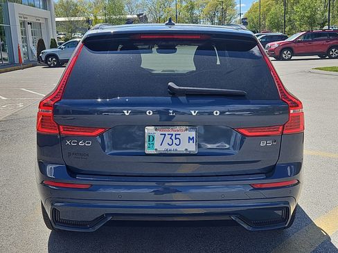 Certified 2024 Volvo XC60 B5 Plus w/ Climate Package AWD/4WD image 28