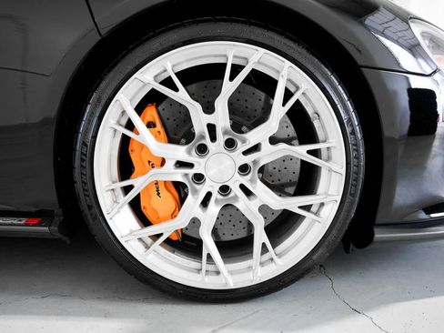 Used 2015 McLaren 650S Spider image 38