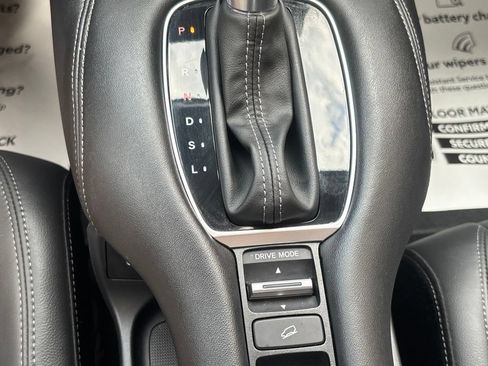 Used 2024 Honda HR-V EX-L image 16