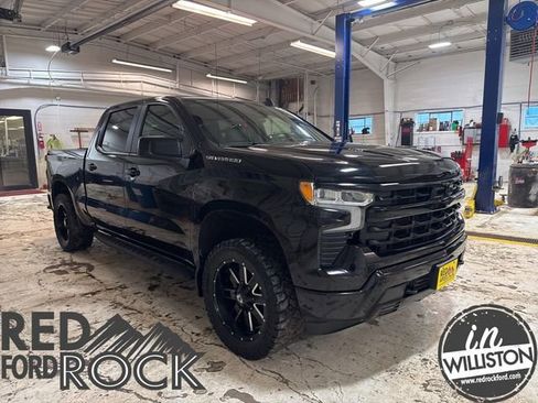 Used 2022 Chevrolet Silverado 1500 RST w/ Convenience Package II AWD/4WD image 3
