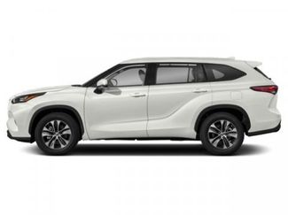 Used 2021 Toyota Highlander XLE AWD/4WD video 3