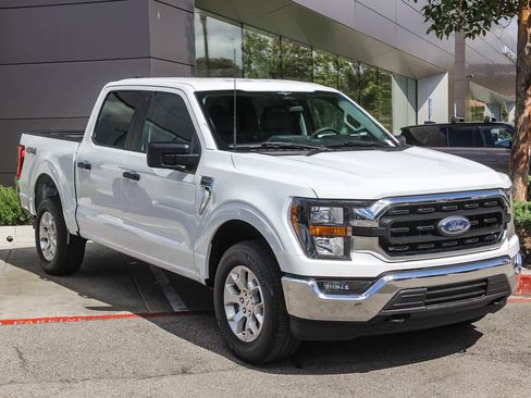 Used 2023 Ford F150 XLT image 3