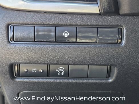 Used 2023 Nissan Rogue SV AWD/4WD image 25