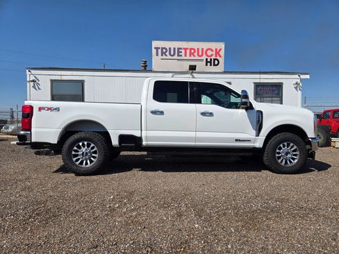Used 2023 Ford F250 Lariat w/ Lariat Ultimate Package AWD/4WD image 4