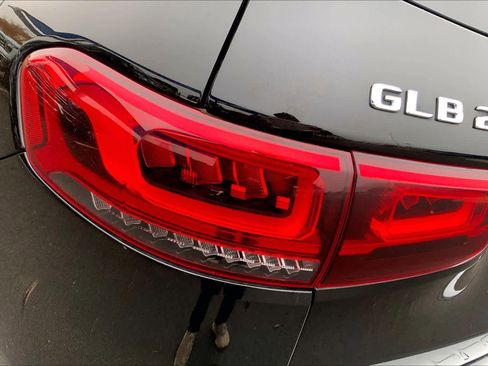 Used 2021 Mercedes-Benz GLB 250 GLB 250 image 29