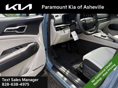 New 2026 Kia Sportage EX AWD/4WD image 17