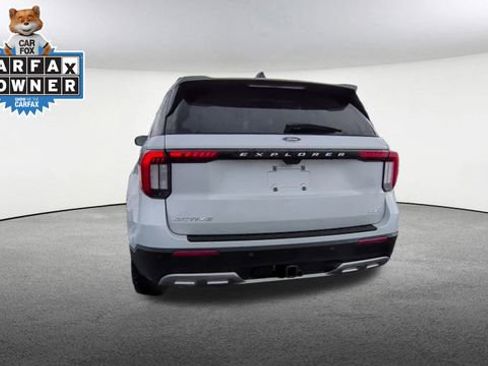 Used 2026 Ford Explorer Active w/ Active Comfort Package AWD/4WD image 8
