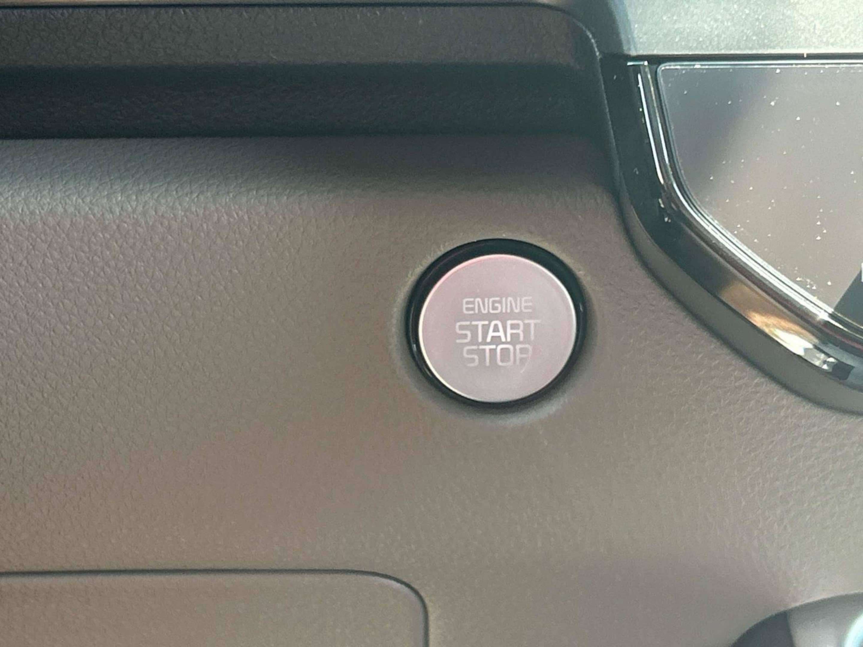 New 2027 Kia Carnival LX FWD image 23
