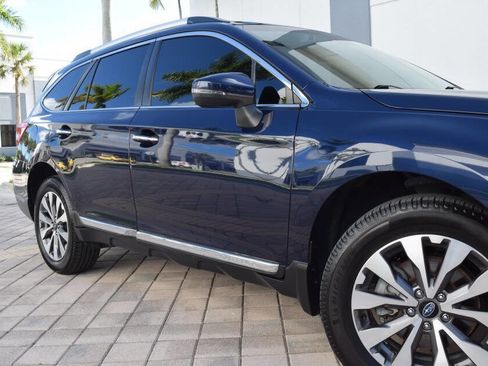 Used 2018 Subaru Outback 3.6R Touring AWD/4WD image 17