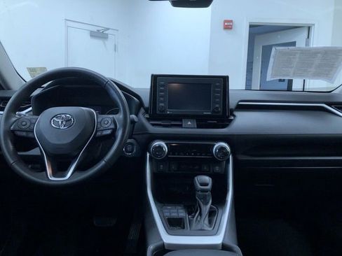 Certified 2021 Toyota RAV4 XLE image 17